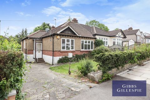 Athol Gardens, Pinner HA5