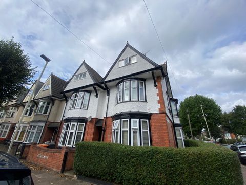 Apartment in Leicester, Westcotes - View 2