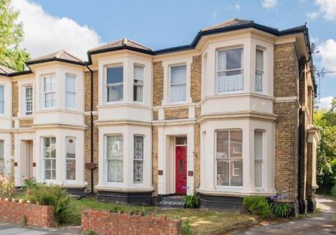 4 Cheshunt House, 10-12 Sunny Gardens Road, Hendon, London NW4