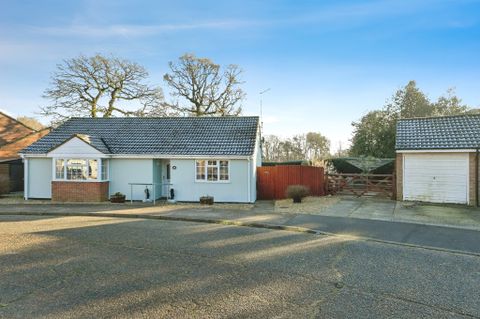 Barrett Close, King's Lynn PE30, 3 bed detached bungalow for sale, £ ...