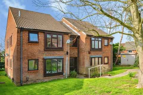 Danebridge Crescent, Oakwood, Derby DE21, Studio for sale