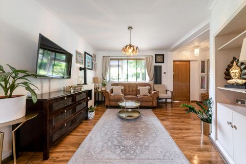 House in London, St John's Estate, Isle of Dogs - View 2
