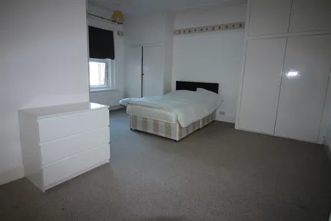 Apartment in Portsmouth, Southsea - View 5