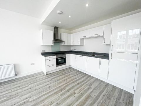 Apartment in Hull, Garrison Side, Old Town - View 2