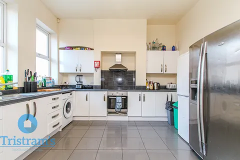 Apartment in Nottingham, The Park - View 5