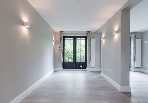 Bowes Road, London N13, Studio to rent