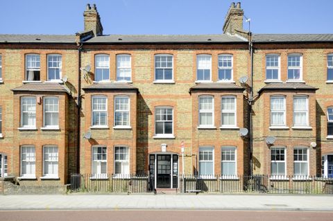Queenstown Road, London SW8