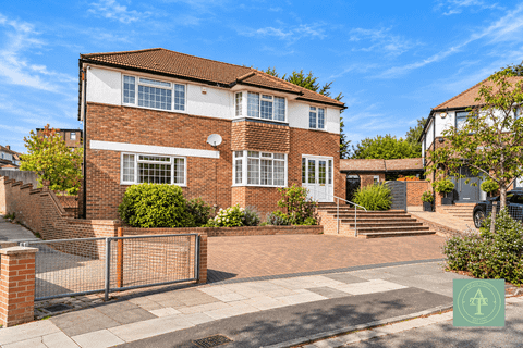 Lincoln Avenue, Southgate, London N14