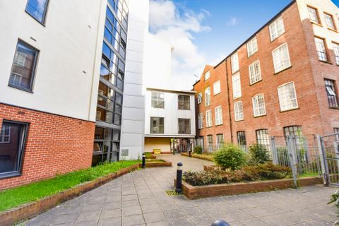 Apartment in Nottingham, The Park - View 2