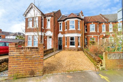 Suffolk Avenue, Shirley, Southampton, Hampshire SO15
