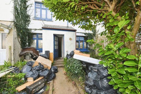 The Glebe, Cornwall TR14, 3 bed terraced house for sale, £99,000 - Zoopla
