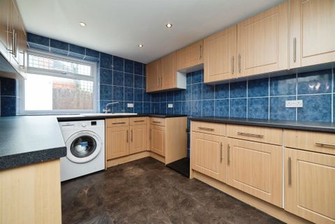 Queensgate Street, Hull HU3 – další