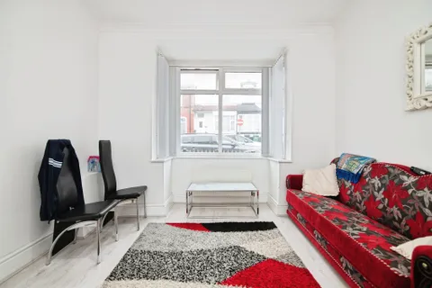 House in Sandwell, Londonderry, West Midlands - View 5