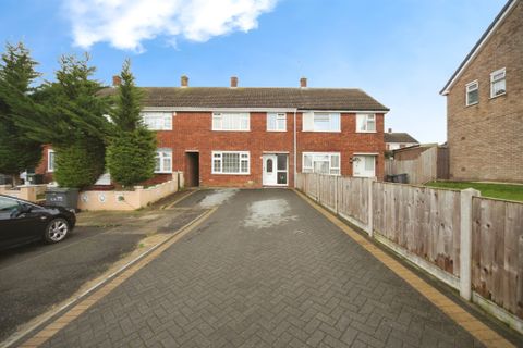 Gelding Close, Luton LU4, 3 bed terraced house for sale, £325,000 - Zoopla