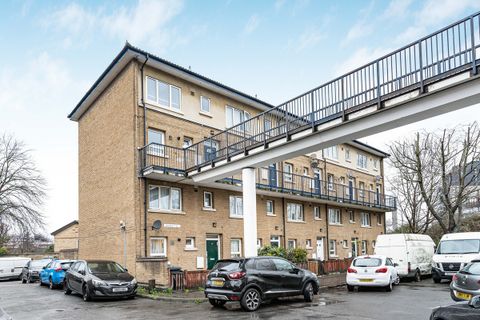 Archer Square, London SE14
