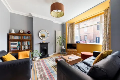 House in London, Chapel End, Highams Park - View 5