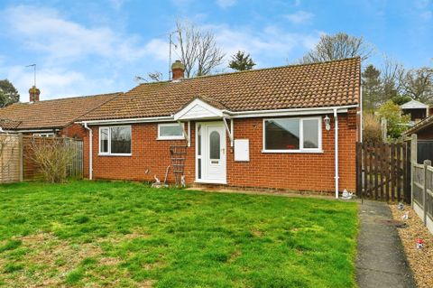 Kings Croft, Dersingham, King's Lynn PE31, 3 bed detached bungalow for ...