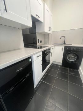 First Floor Left, 20 Holland Street, Aberdeen AB25