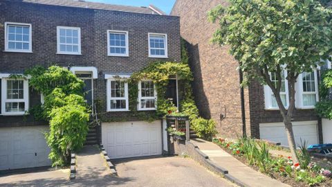 10 Shaftesbury Way, Twickenham TW2