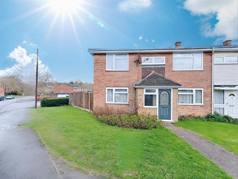 4-bed-end-terrace-house-for-sale-in-st-margarets-avenue-stanford-le