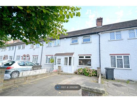 Woburn Avenue, Purley CR8