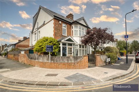 Cholmondeley Avenue, London NW10