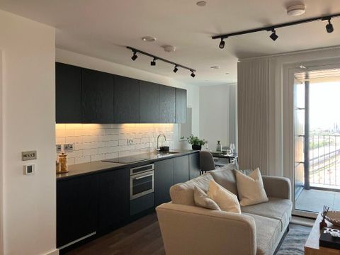 Mitre Yard, Scrubs Lane NW10, London, Studio to rent