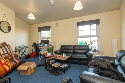 Apartment in Birmingham, Selly Oak - View 5