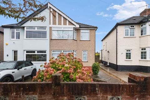 Clauson Avenue, Northolt UB5