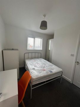 Apartment in Coventry, Ball Hill - View 2