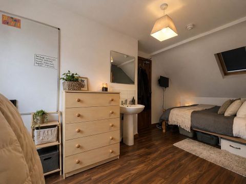 Rolleston Drive, Nottingham NG7