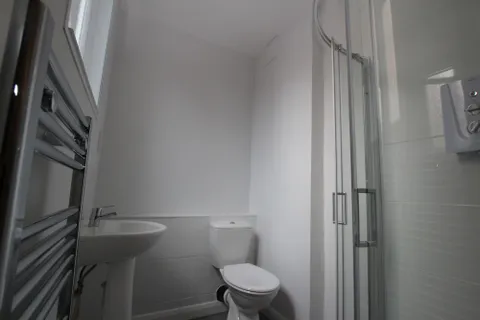 Apartment in Nottingham, Rainbow Quarter, The Meadows - View 5