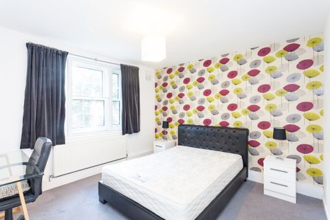 Percival Street, London EC1V – další
