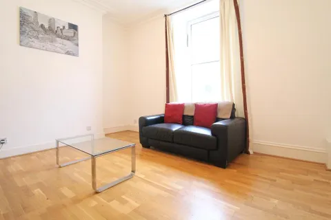 Apartment in First Floor Left AB25 - View 5