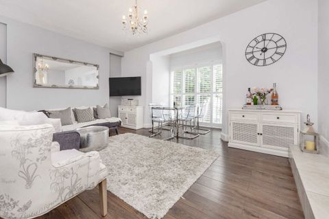 Lewin Road, Streatham SW16 - More