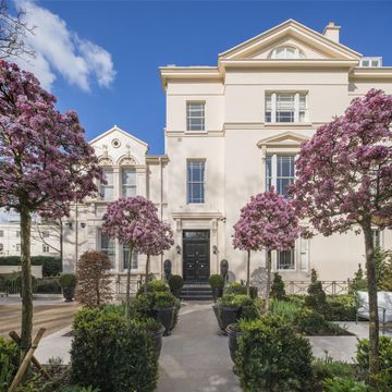 Prince Albert Road, Regents Park, London NW1