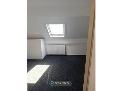 Apartment in Salford, Greater Manchester - View 5