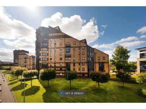 Mavisbank Gardens, Glasgow G51