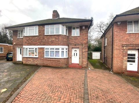 Peters Close, Stanmore HA7