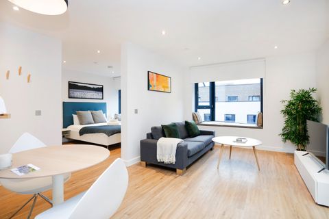 Apartment in Edinburgh, Abbeyhill, Old Town - View 2