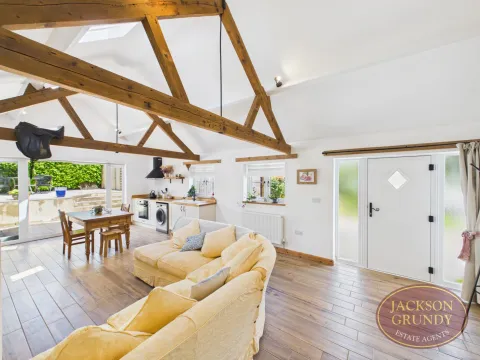 House in Newnham - View 5