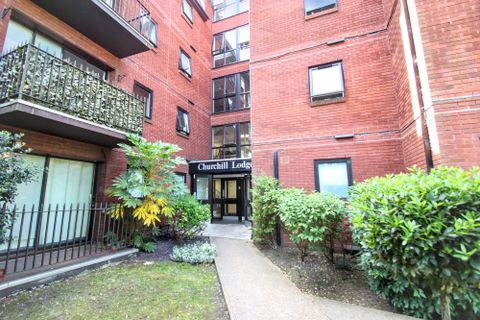 Savill Row, Woodford Green IG8
