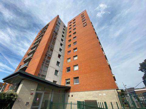 Apartment in Northampton, West Northamptonshire - View 2
