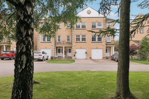 Hughenden Gardens, Hyndland G12