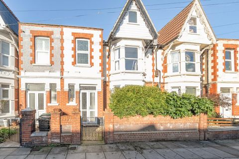 Stubbington Avenue, Portsmouth, City Of Ports PO2
