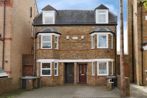 Graham Road, London SW19