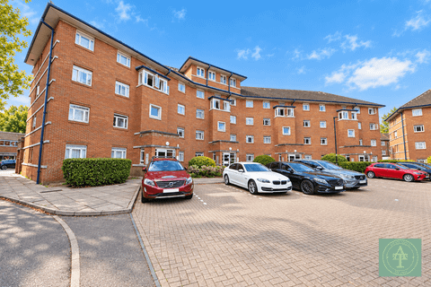 Bourneside Crescent, Southgate, London N14