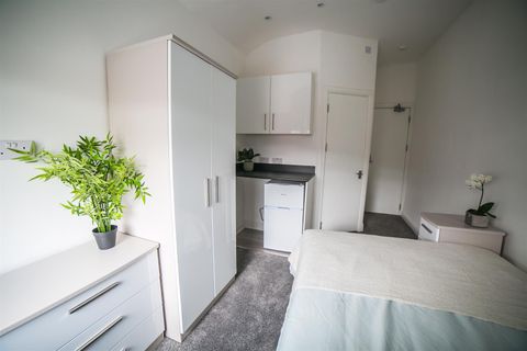 Apartment in Birmingham B66 - More