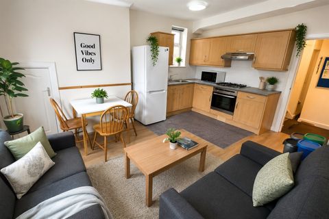 House in Nottingham, Beeston - View 2