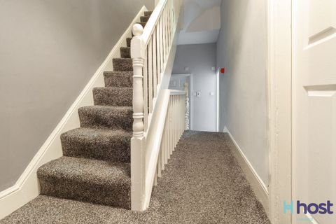 Apartment in Liverpool - More
